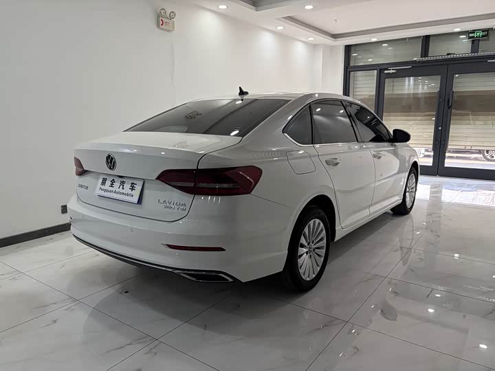 Фото 17 - Volkswagen Lavida