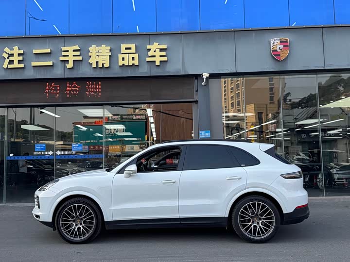 Фото 10 - Porsche Cayenne