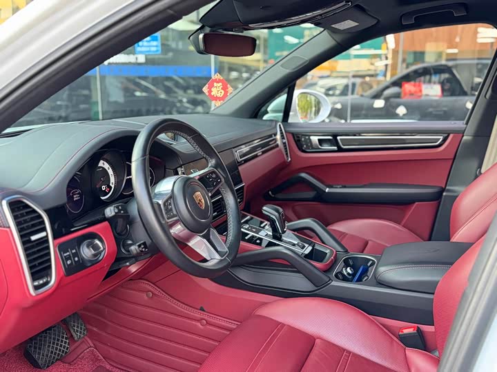 Фото 11 - Porsche Cayenne