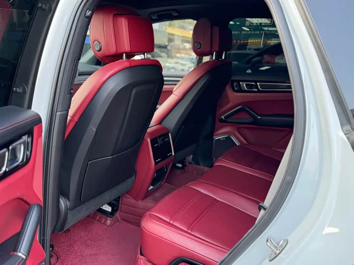 Фото 9 - Porsche Cayenne