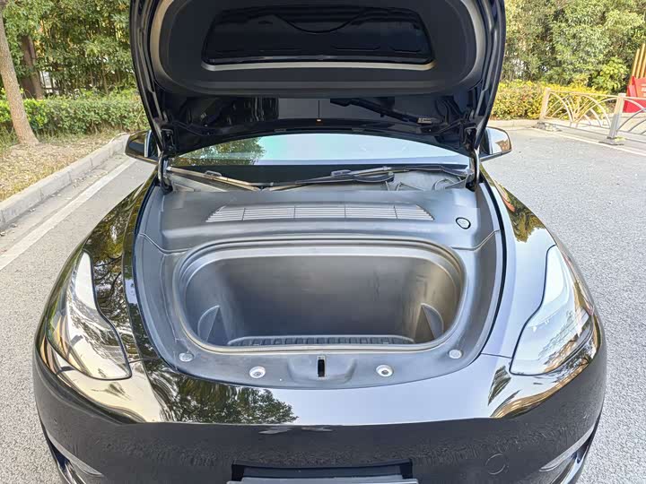 Фото 18 - Tesla Model Y