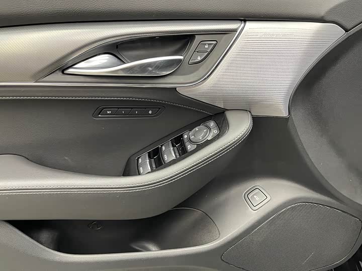 Фото 13 - Cadillac CT5