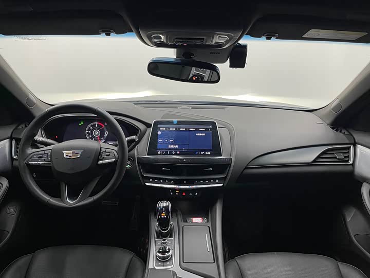 Фото 15 - Cadillac CT5