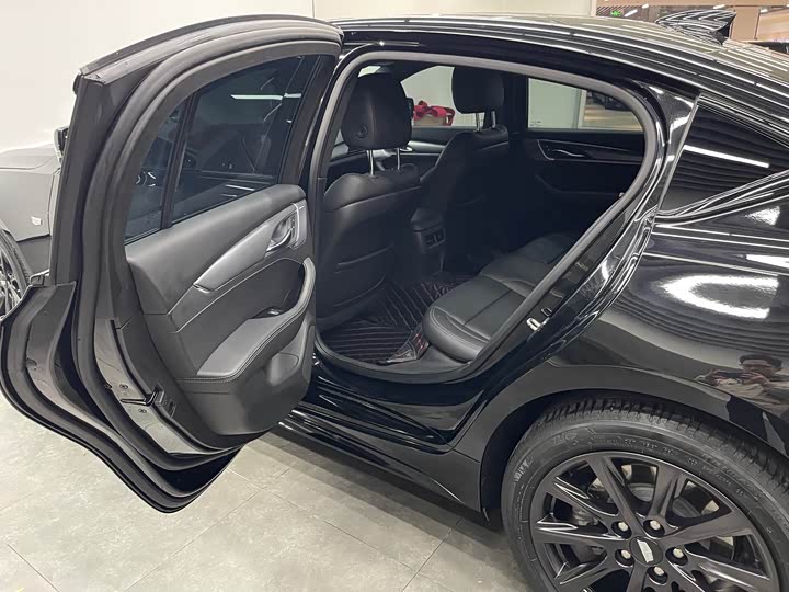 Фото 16 - Cadillac CT5