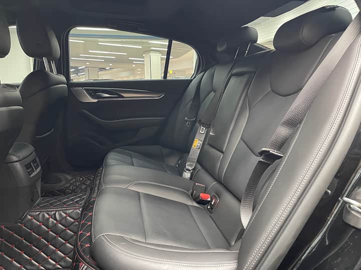 Фото 17 - Cadillac CT5