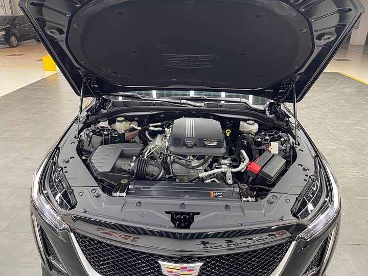 Фото 21 - Cadillac CT5