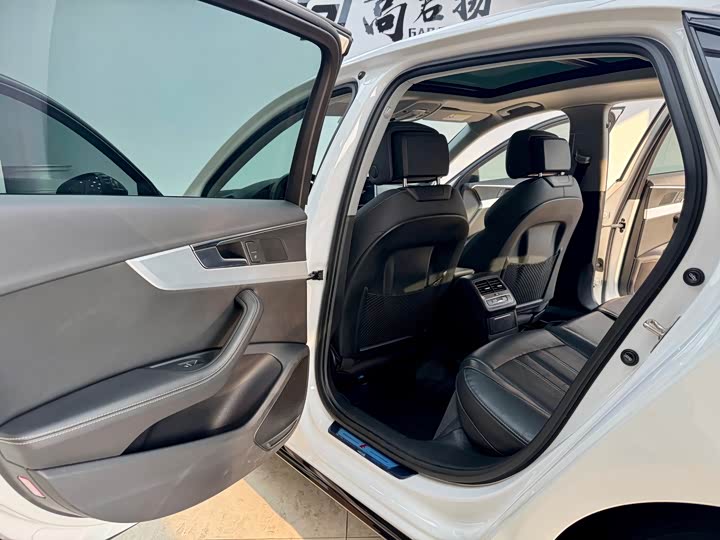 Фото 11 - Audi A4L