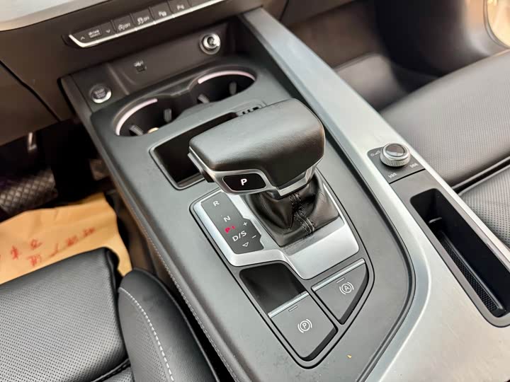 Фото 21 - Audi A4L