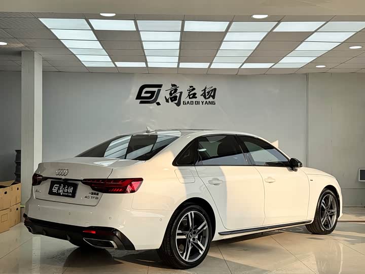 Фото 28 - Audi A4L