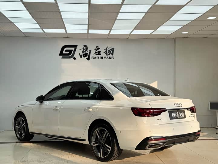 Фото 30 - Audi A4L