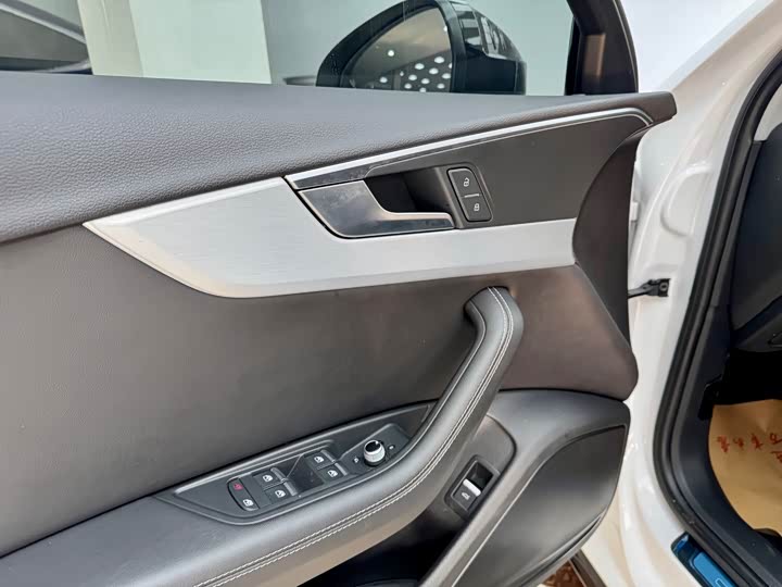 Фото 9 - Audi A4L