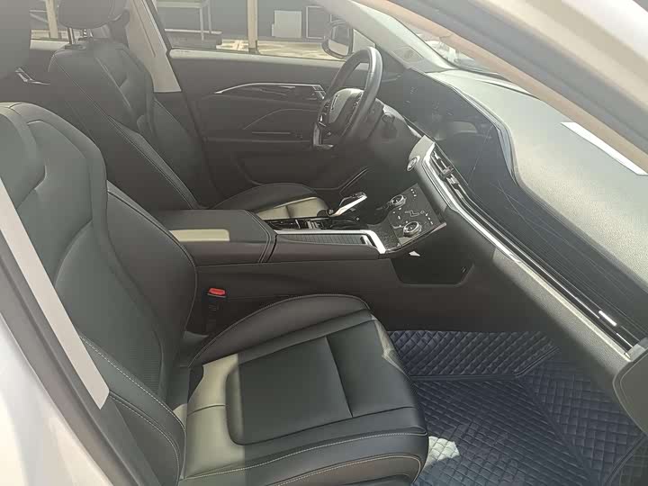 Фото 5 - Bestune B70