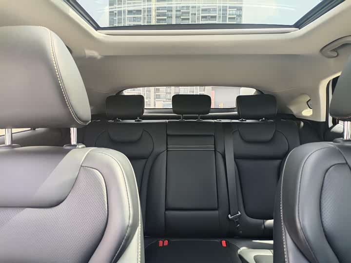 Фото 9 - Bestune B70