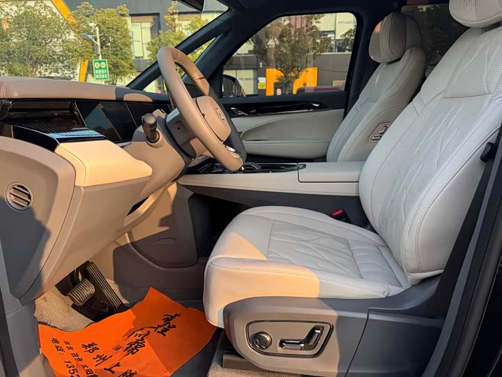 Фото 4 - Zeekr 009