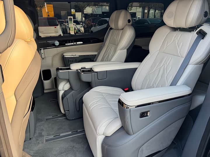 Фото 5 - Zeekr 009