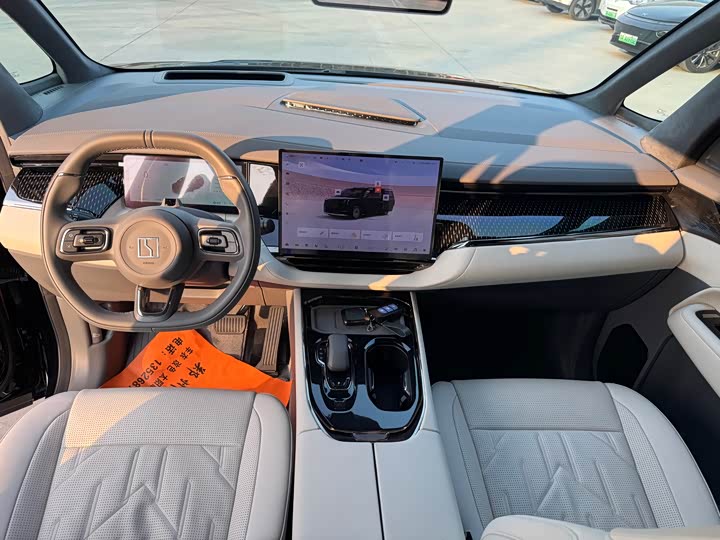 Фото 6 - Zeekr 009