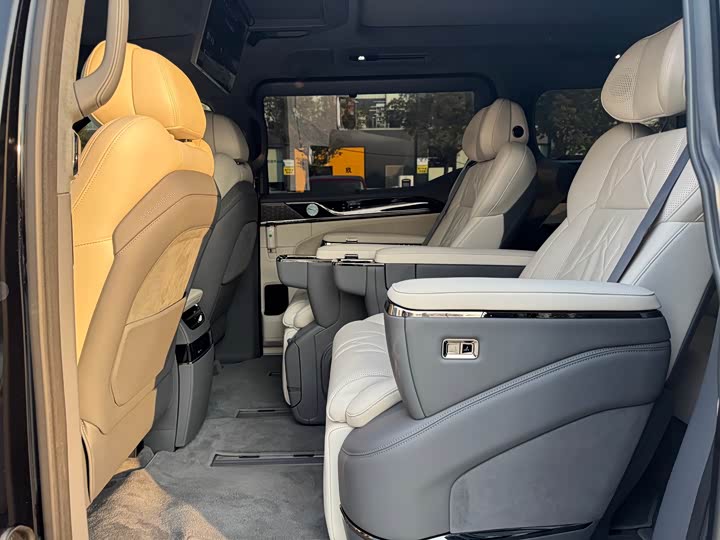 Фото 7 - Zeekr 009