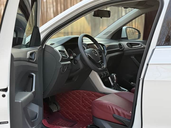 Фото 11 - Volkswagen T-Cross