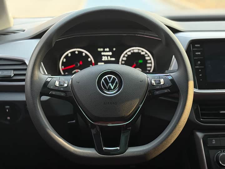 Фото 16 - Volkswagen T-Cross