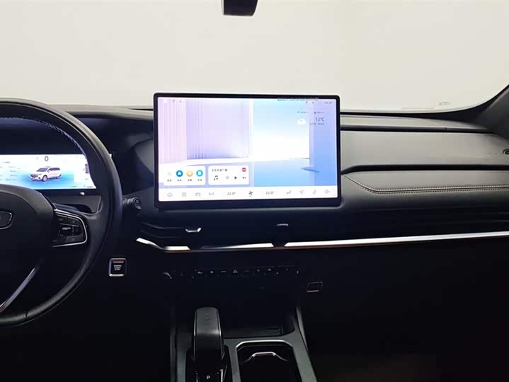 Фото 13 - Geely Okavango L