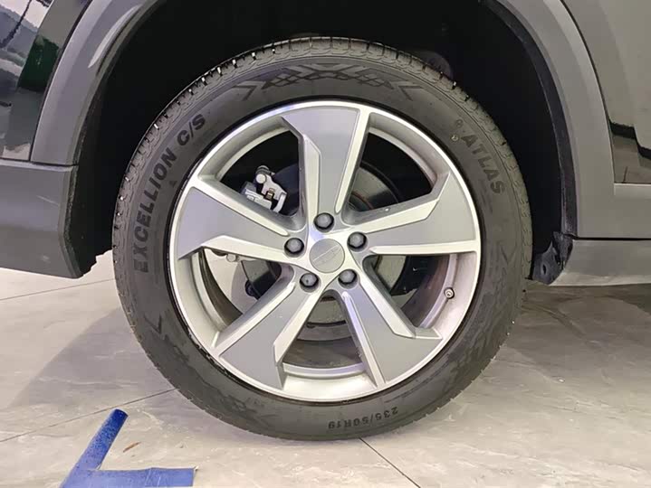 Фото 6 - Geely Okavango L