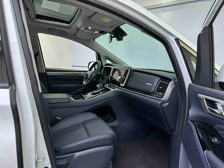 Фото 12 - GAC Trumpchi M8