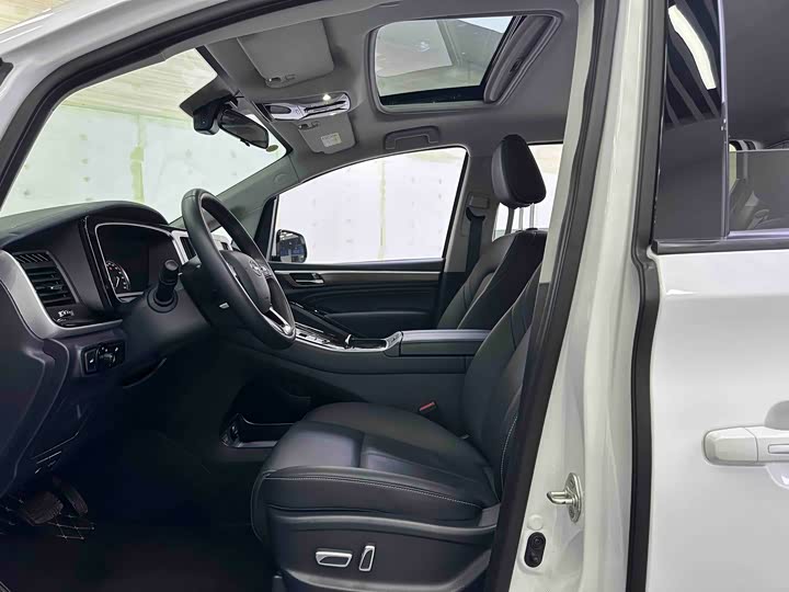 Фото 9 - GAC Trumpchi M8