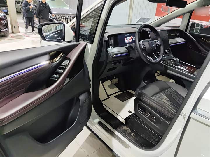 Фото 16 - GAC Trumpchi M8