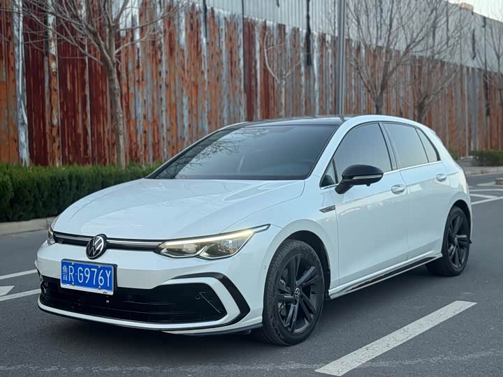 Фото 1 - Volkswagen Golf