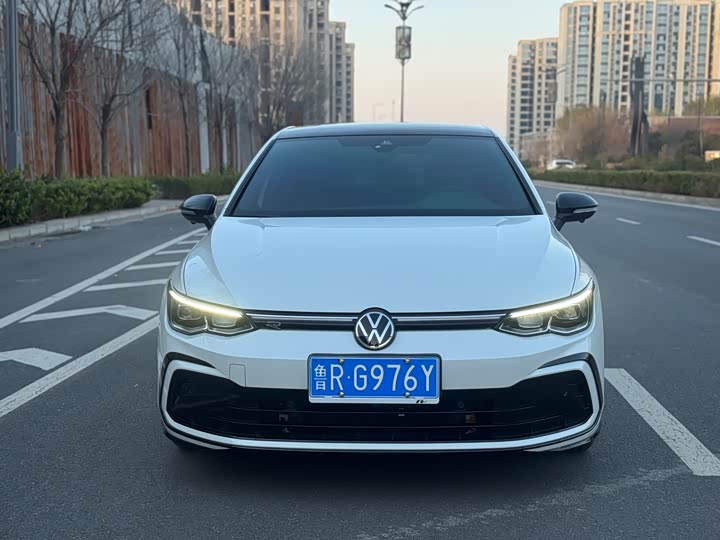 Фото 2 - Volkswagen Golf