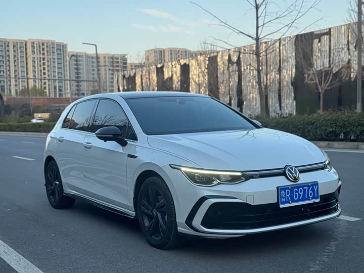 Фото 3 - Volkswagen Golf