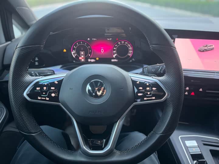 Фото 4 - Volkswagen Golf