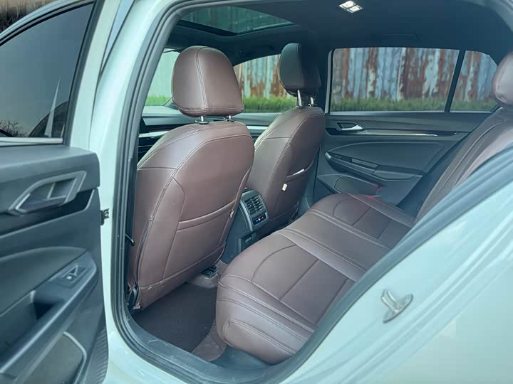 Фото 7 - Volkswagen Golf