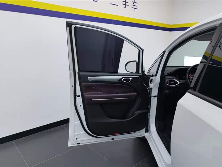 Фото 7 - GAC Trumpchi M6