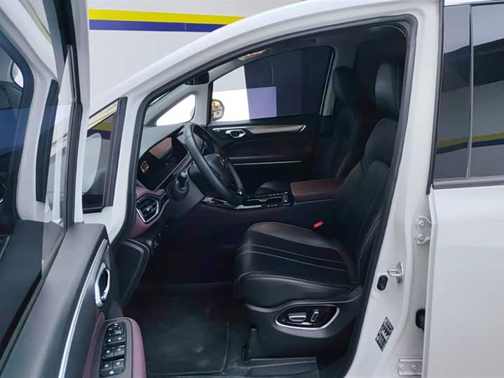 Фото 9 - GAC Trumpchi M6