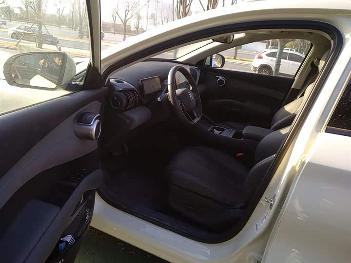 Фото 15 - BYD Yuan Plus