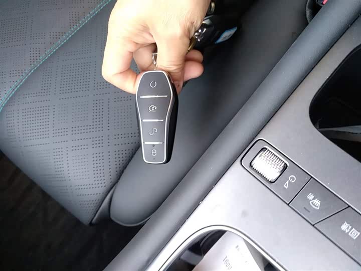 Фото 9 - BYD Yuan Plus