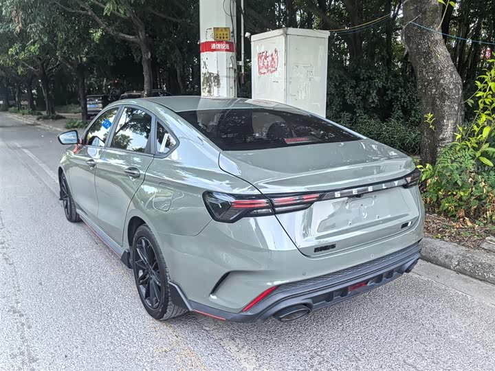 Фото 10 - Geely Binrui