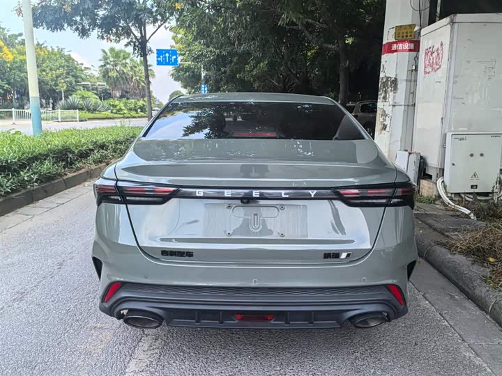 Фото 11 - Geely Binrui