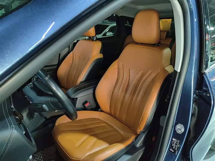 Фото 15 - Ford Escape