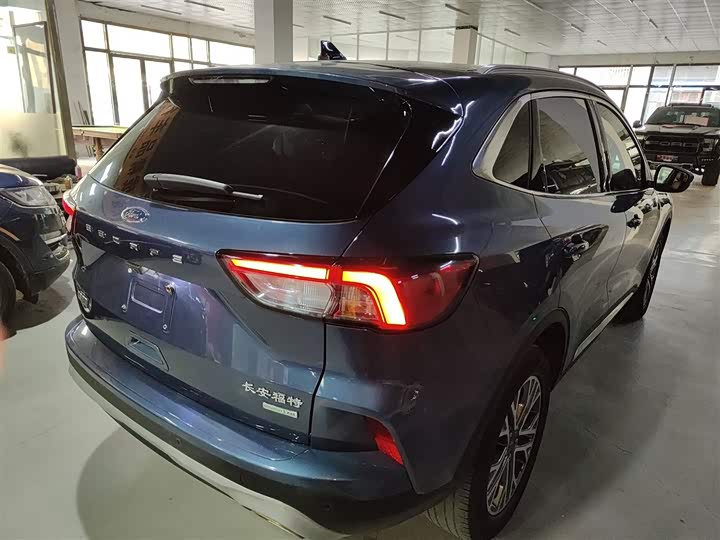 Фото 7 - Ford Escape