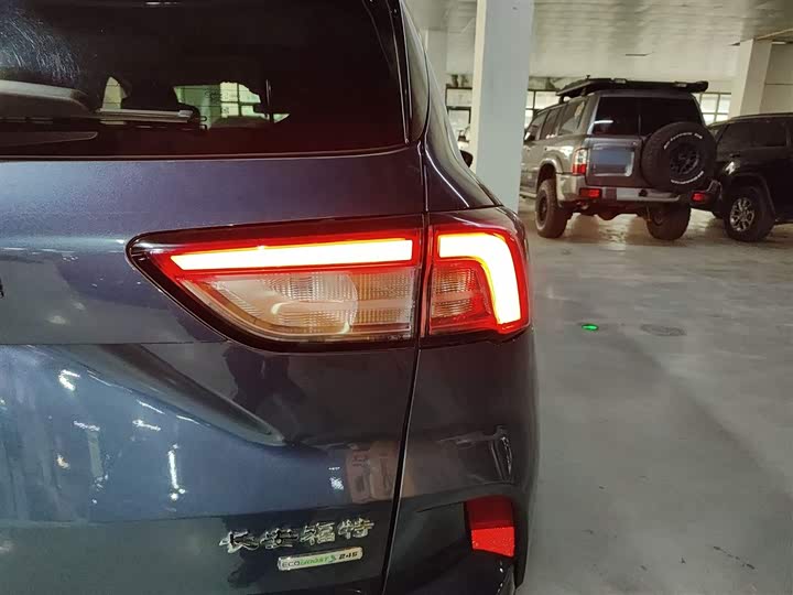 Фото 8 - Ford Escape