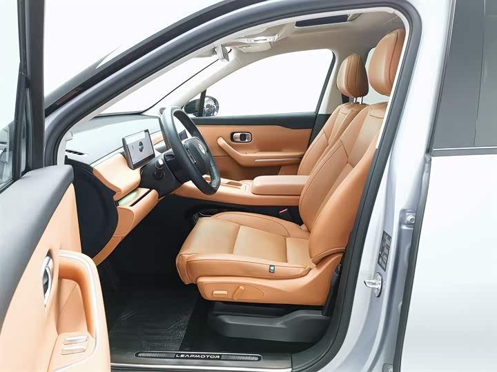 Фото 10 - Leapmotor C16