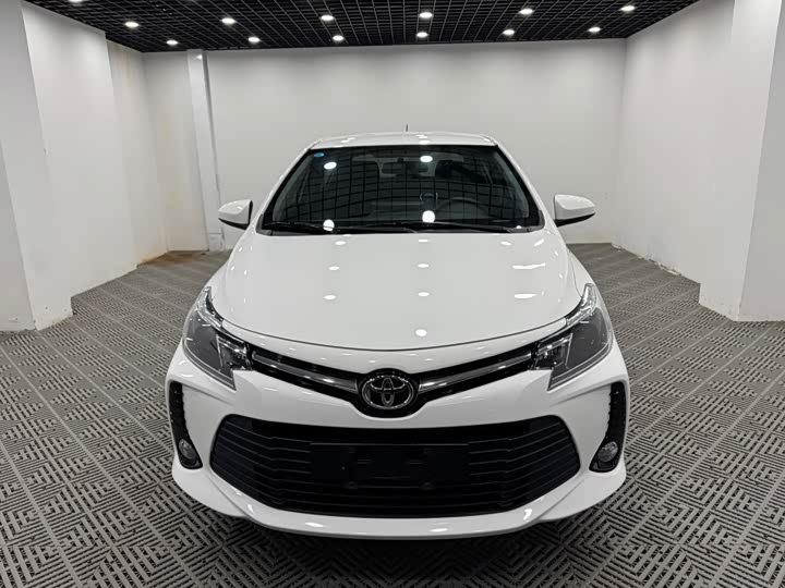 Фото 2 - Toyota Vios