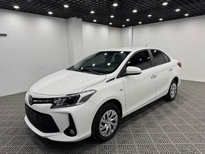 Фото 3 - Toyota Vios