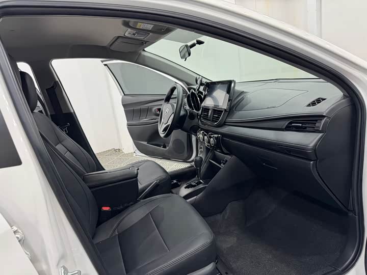 Фото 4 - Toyota Vios