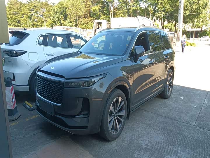 Фото 1 - LiXiang One