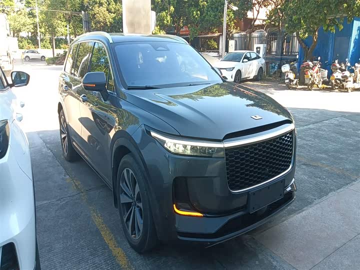 Фото 20 - LiXiang One