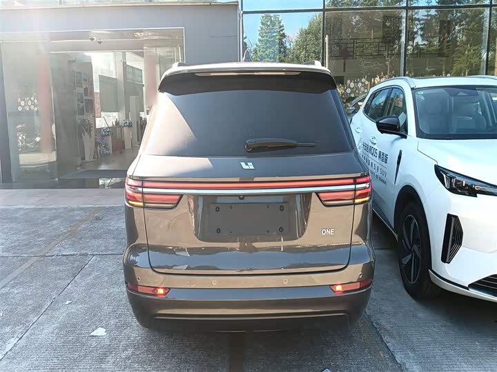 Фото 22 - LiXiang One