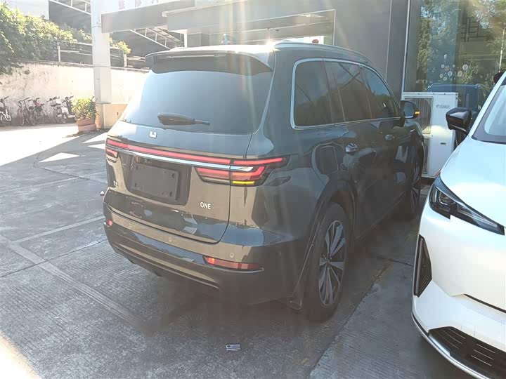 Фото 23 - LiXiang One